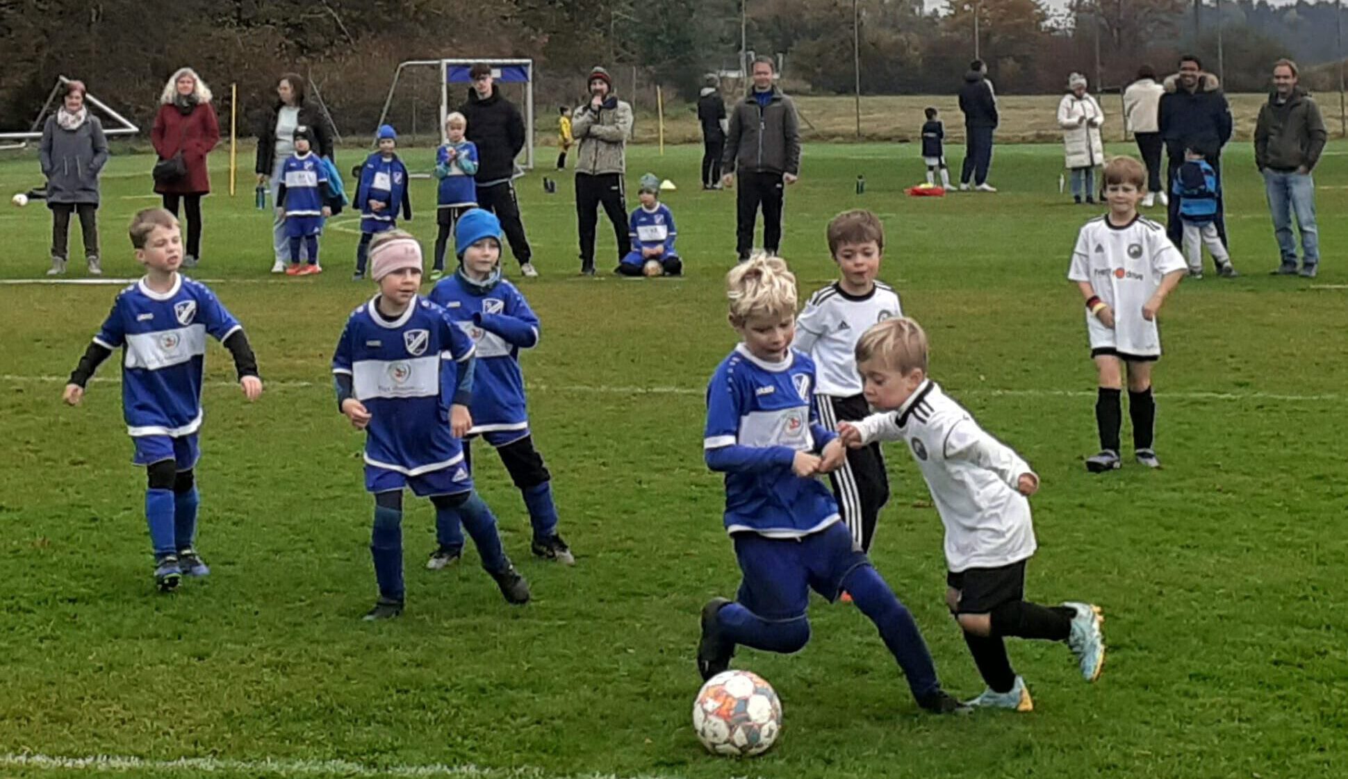 Herbstliches Fußball­wochenende