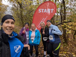 Die Run Happy Läufer vorm Start des Hobbylaufs