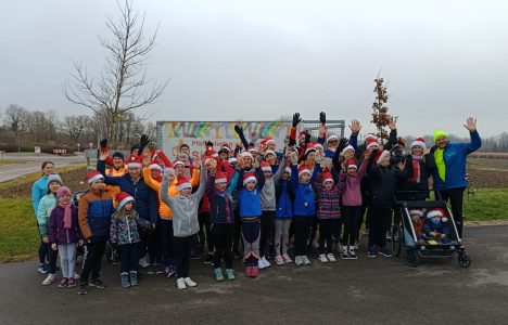 große Gruppe der Laufabteilung des VfL Egenburg beim Nikolauslauf